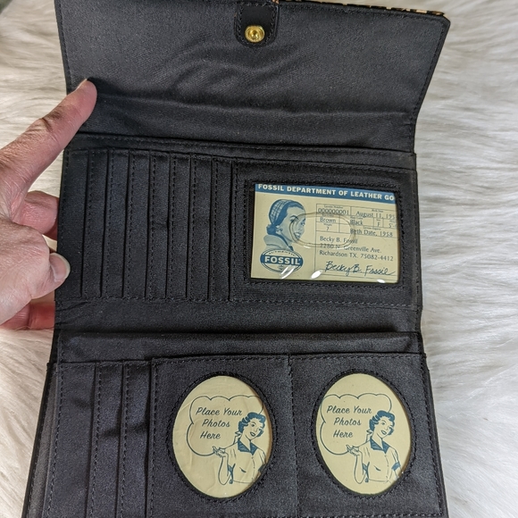 Fossil Cheetah Nylon Vintage Wallet - Picture 4 of 8